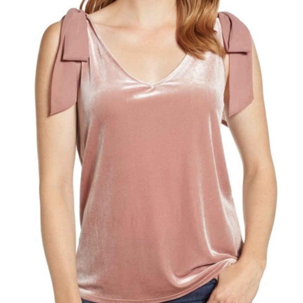 Gibsonlook x Glam Squad Tara Bow Detail Velvet Top